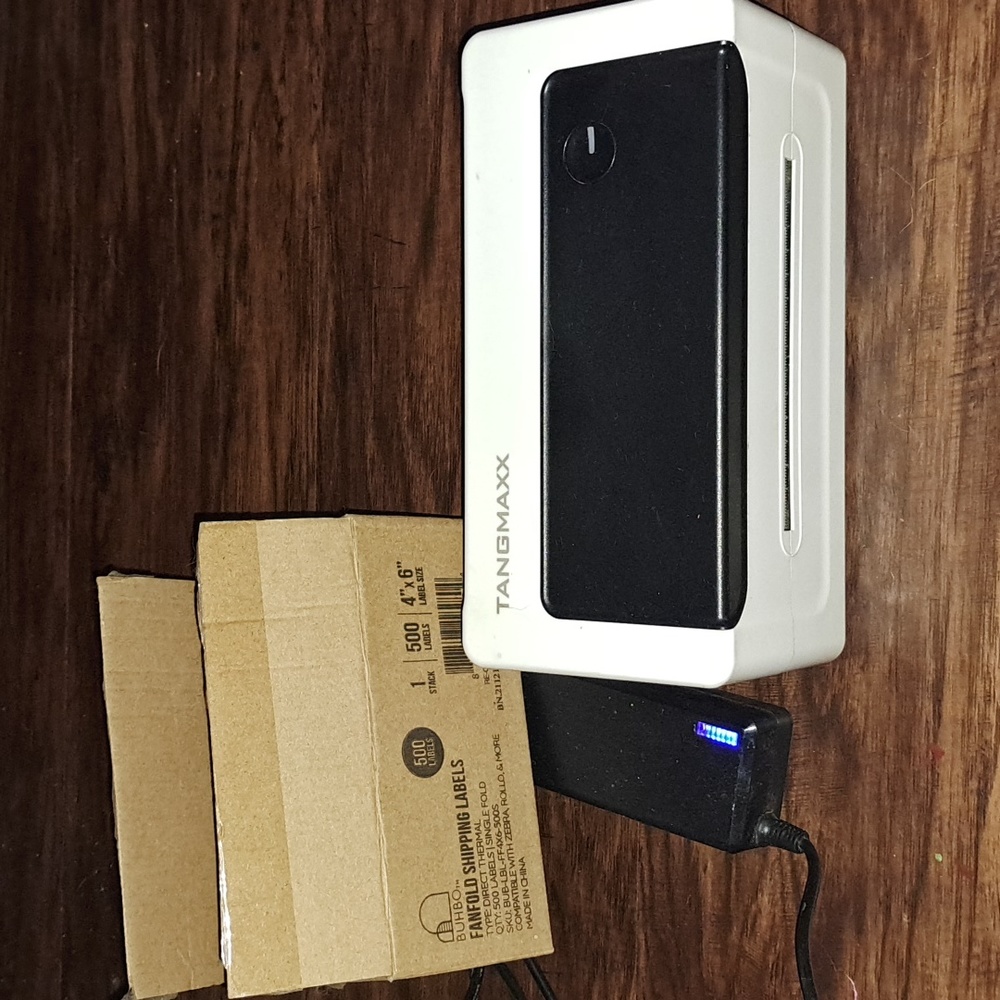 NWOT-Tangmaxx Thermal label printer. 1 stack of 4x6 Shipping labels.
